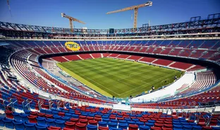 巴塞罗那足球俱乐部与巴黎圣日耳曼的比赛将在奥林匹克 Lluís 公司体育场进行